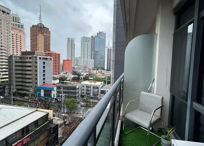 Quiet With Fast Wifi, Own Balcony, Pool And Gym Apartment