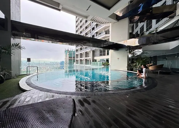 Quiet With Fast Wifi, Own Balcony, Pool And Gym