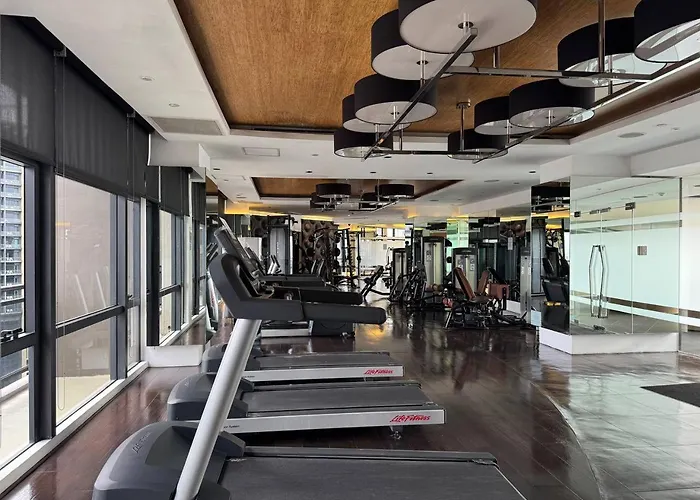 Apartment Quiet With Fast Wifi, Own Balcony, Pool And Gym *