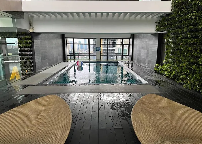 Quiet With Fast Wifi, Own Balcony, Pool And Gym Manila