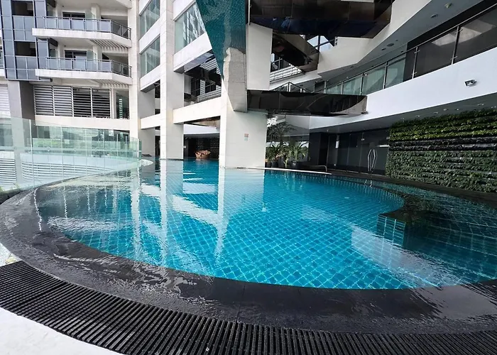 Quiet With Fast Wifi, Own Balcony, Pool And Gym Manila