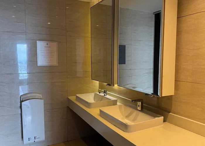 Apartment Quiet With Fast Wifi, Own Balcony, Pool And Gym Manila