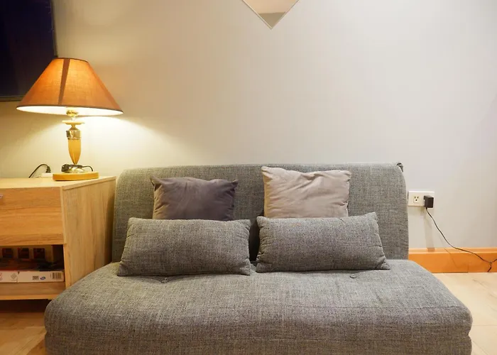 Apartment Quiet With Fast Wifi, Own Balcony, Pool And Gym *