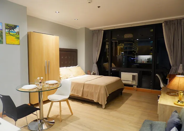 Quiet With Fast Wifi, Own Balcony, Pool And Gym Manila