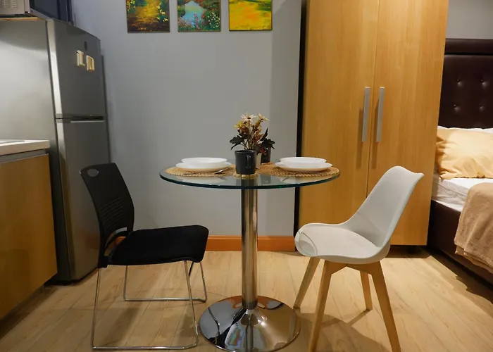 Quiet With Fast Wifi, Own Balcony, Pool And Gym