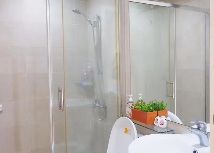 Apartment Quiet With Fast Wifi, Own Balcony, Pool And Gym