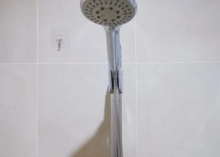 Apartment Quiet With Fast Wifi, Own Balcony, Pool And Gym Manila