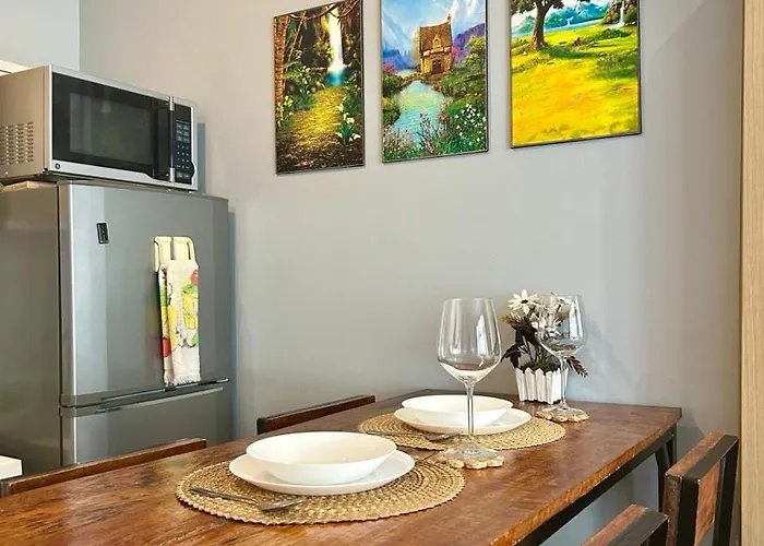 Apartment Quiet With Fast Wifi, Own Balcony, Pool And Gym