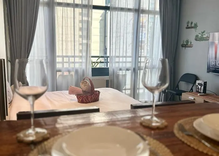 Quiet With Fast Wifi, Own Balcony, Pool And Gym Manila